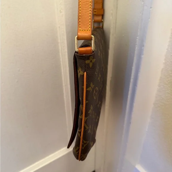 SOLD- Louis Vuitton Monogram Musette Salsa w/COA - Picture 10 of 13